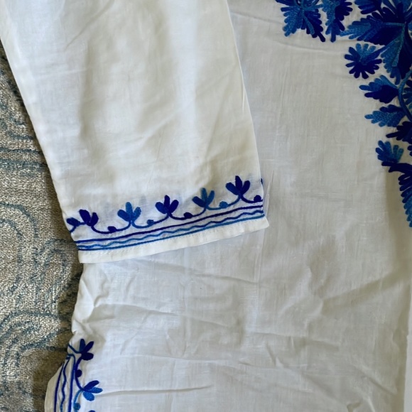 Blue white cotton hand embroidered kurta - Picture 3 of 5